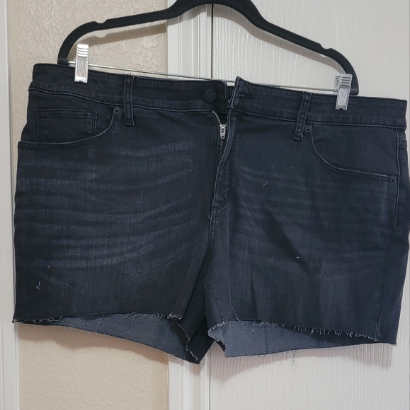 UNIVERSAL THREAD BLACK MIDI SHORTS - Picture 1 of 8